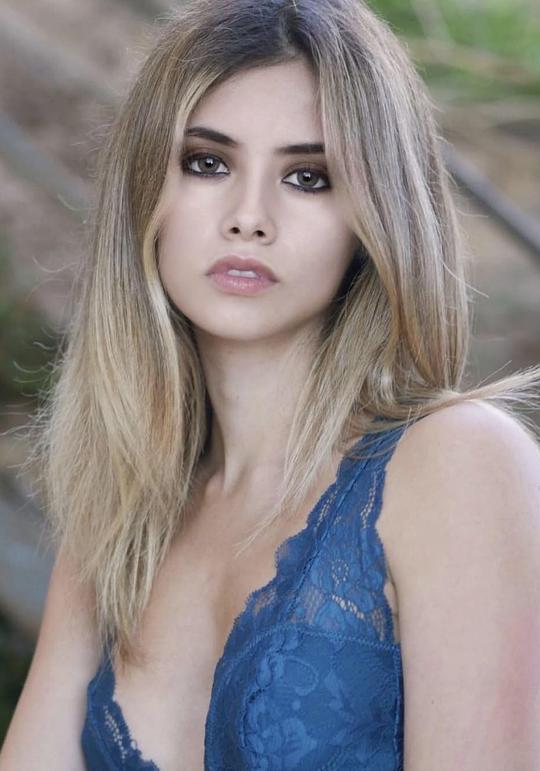 瓦伦蒂娜·卡梅诺娃  Valentina Kamenova
