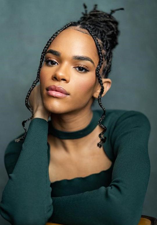 雅斯敏·芬尼 Yasmin Finney