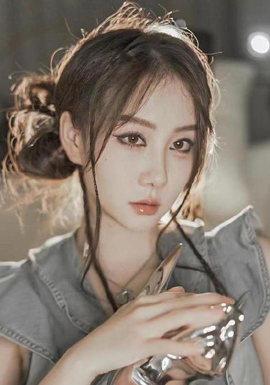 唐丽君 Liz