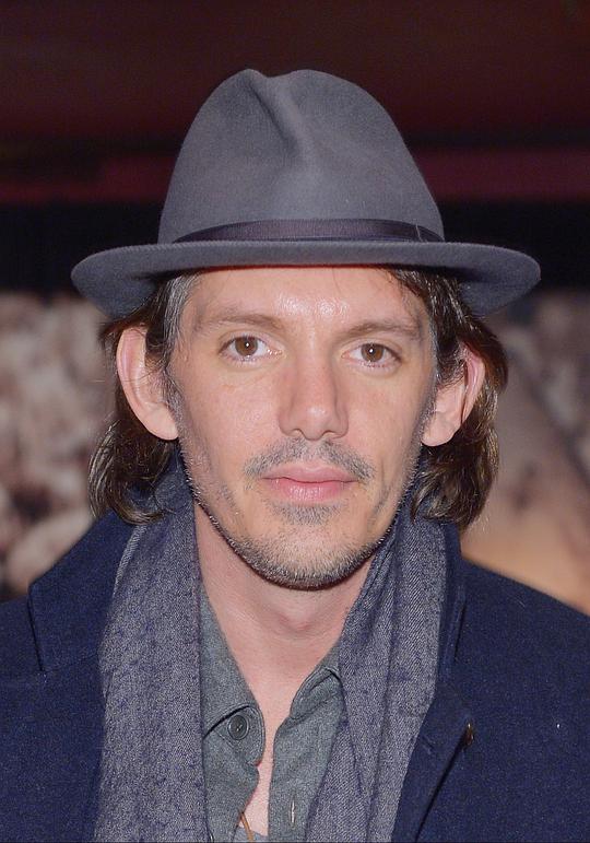 卢卡斯·哈斯 Lukas Haas