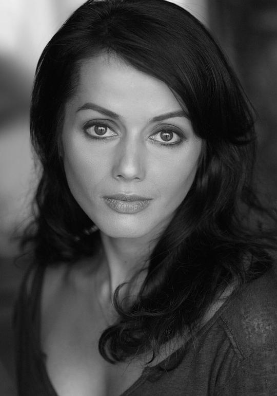 爱丽塔·阿察丽娅 Amrita Acharia