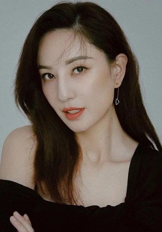 郑希怡 Hei-Yi Cheng