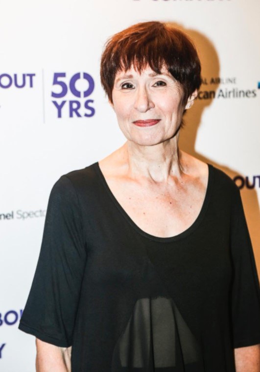 格莉妮丝·贝尔 Glynis Bell