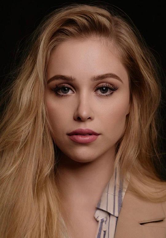 苏菲·斯万 Sophie Swan