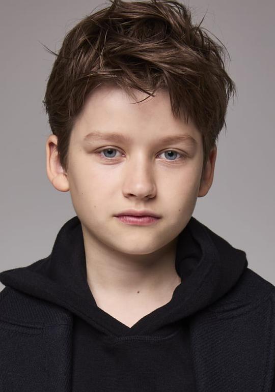 弗莱恩·爱德华兹 Fflyn Edwards