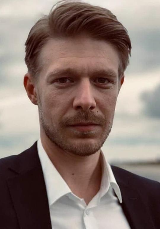 尼基塔·叶甫列莫夫 Nikita Efremov