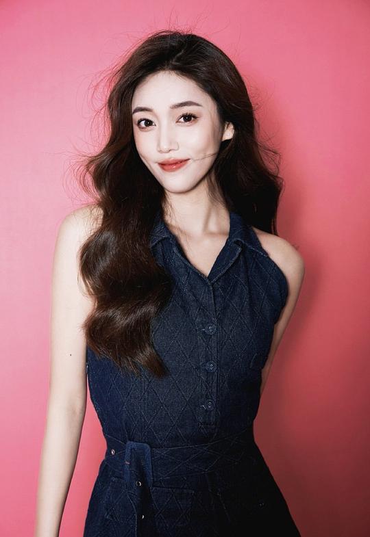 石欣桐 Xintong Shi