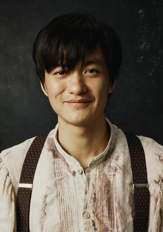 周一围 Yiwei Zhou