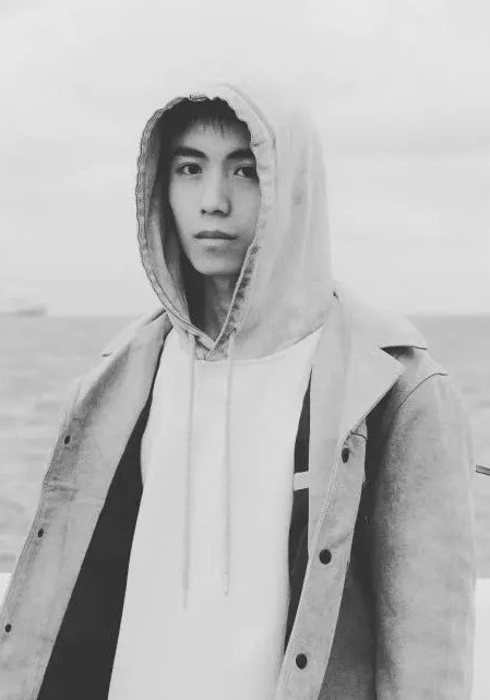 易宝星辰 Baoxingchen Yi