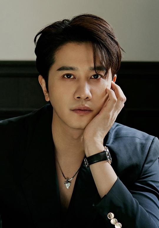 彭冠英 Guanying Peng