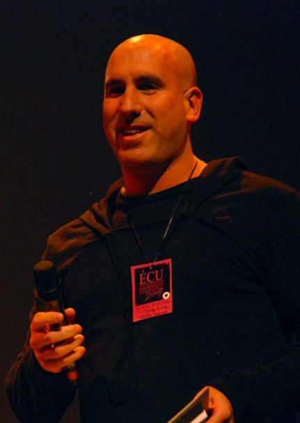 罗德里戈·H·比拉 Rodrigo H. Vila