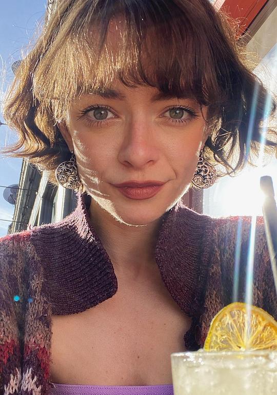 迪尔巴希尔·麦金尼 Dearbháile Mckinney