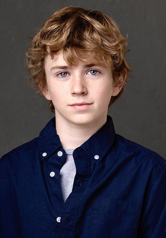 沃克·斯科贝尔 Walker Scobell