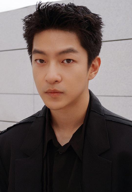 屈楚萧 Chuxiao Qu