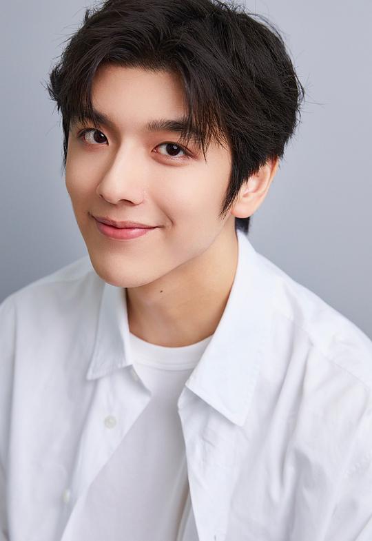 左宸屹 Chenyi Zuo