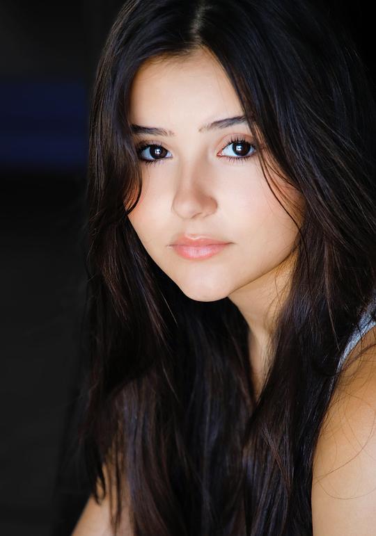 伊娃·阿里尔·宾德 Eva Ariel Binder