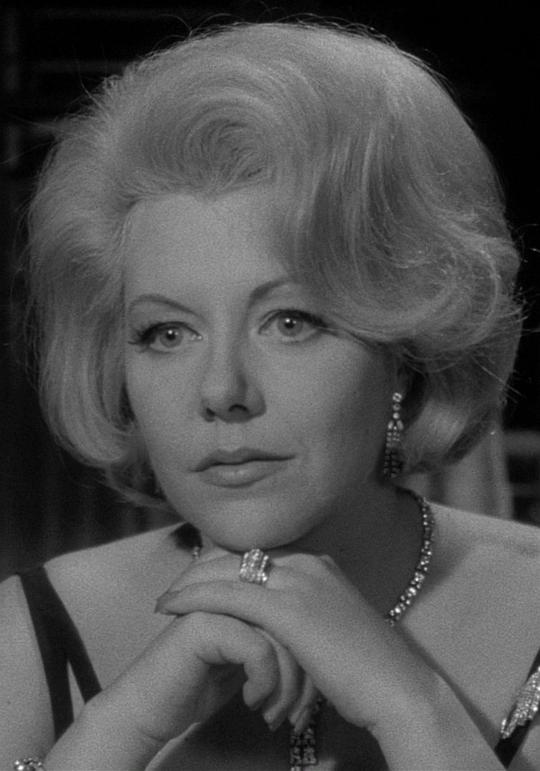 克里斯蒂娜·法布雷加 Christine Fabréga