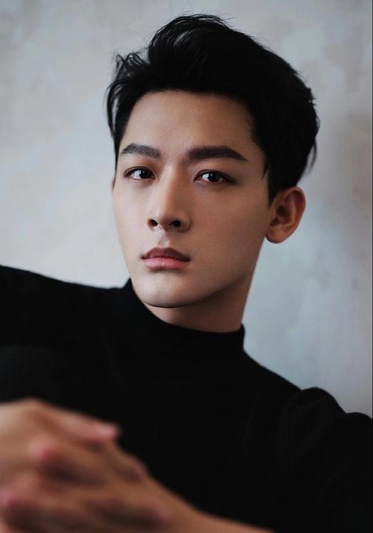 张晚意 Wanyi Zhang