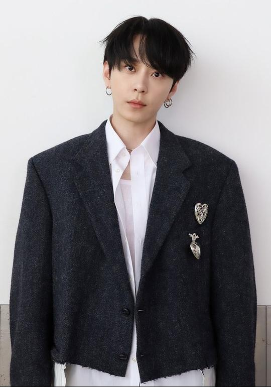 龙俊亨 Joon-hyung Yong