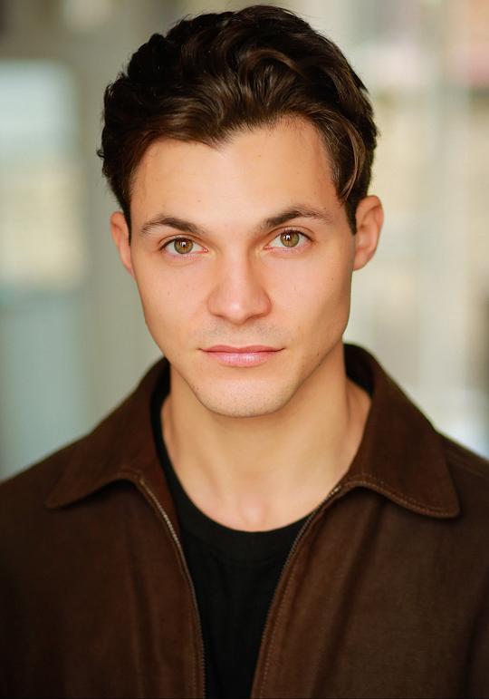 加布里埃尔·蒂尔尼 Gabriel Tierney