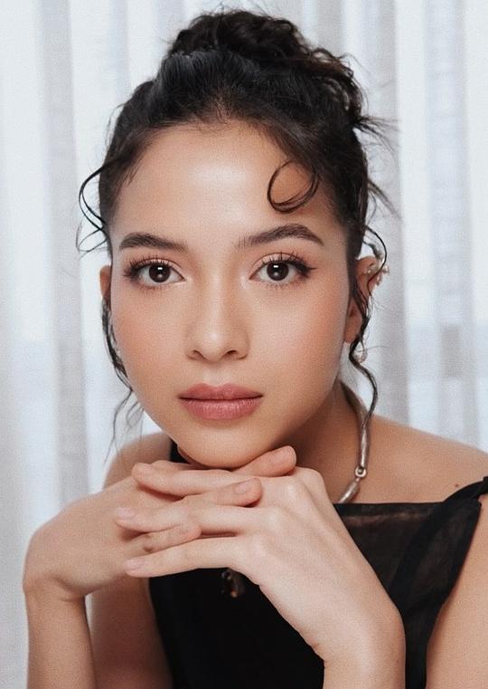 普特里·马里诺 Putri Marino