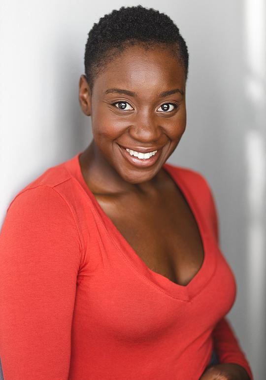 莉兹·阿吉 Liz Adjei