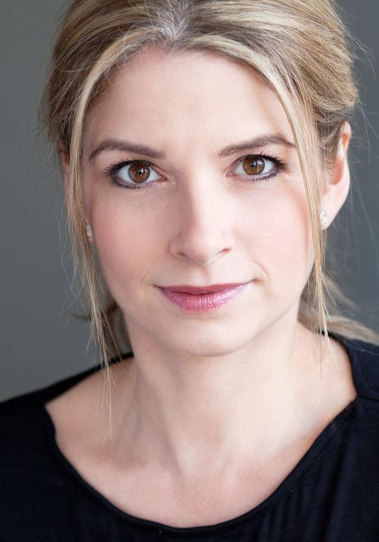 卡罗琳·辛 Caroline Sheen