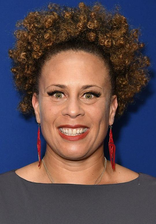 安雅·亚当斯 Anya Adams