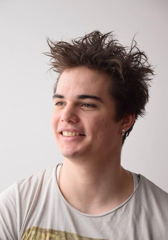 贝内特·维尔曼尼 Benett Vilmányi