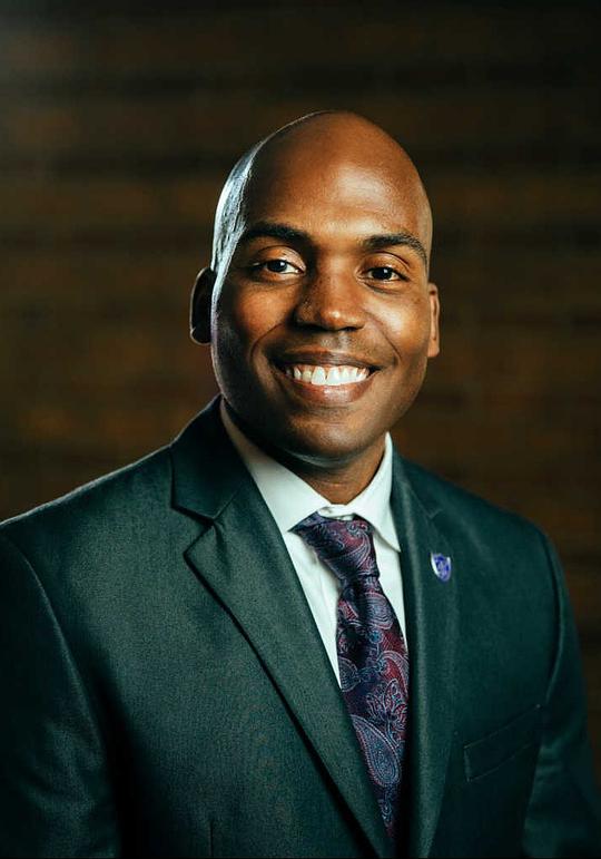 约胡鲁·威廉斯 Yohuru Williams