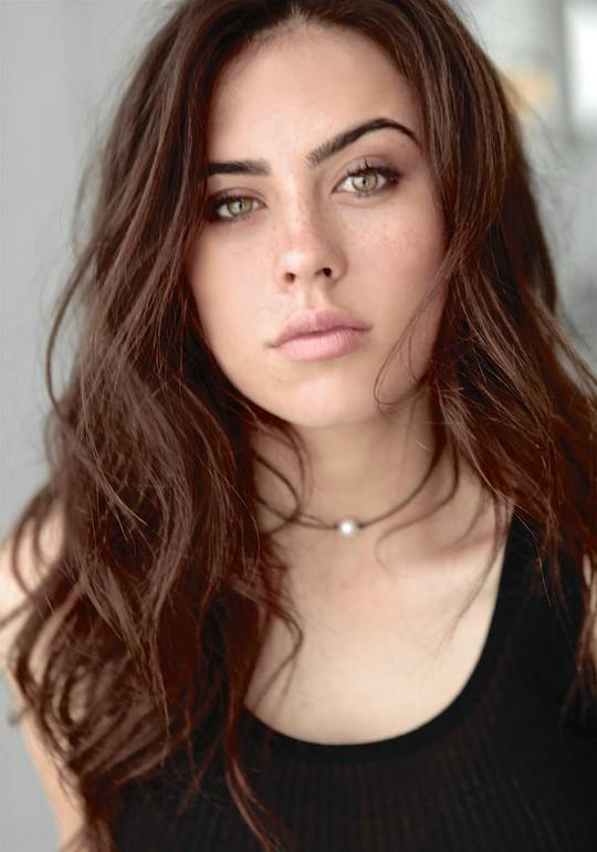 埃米莉·埃文·蕾 Emily Evan Rae