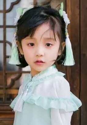 冯雪雅 Xueya feng