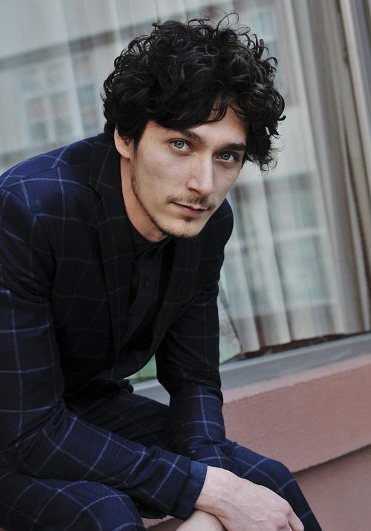 诺亚·萨维德拉 Noah Saavedra