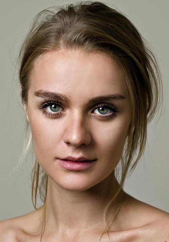 艾丽·麦卡尔平 Elle McAlpine