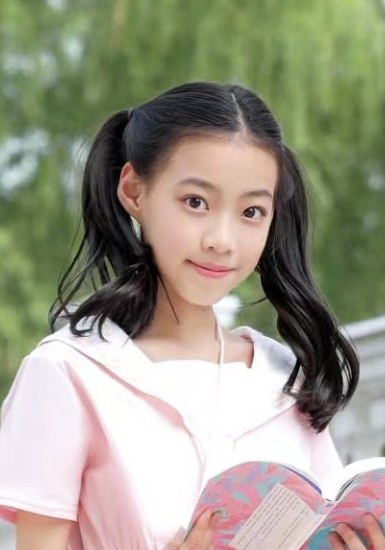 万子晴 Ziqing Wan