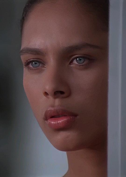 伊丽丝·佩纳多 Iris Peynado
