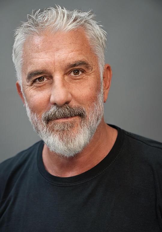 雷·西格尔  Ray Siegle