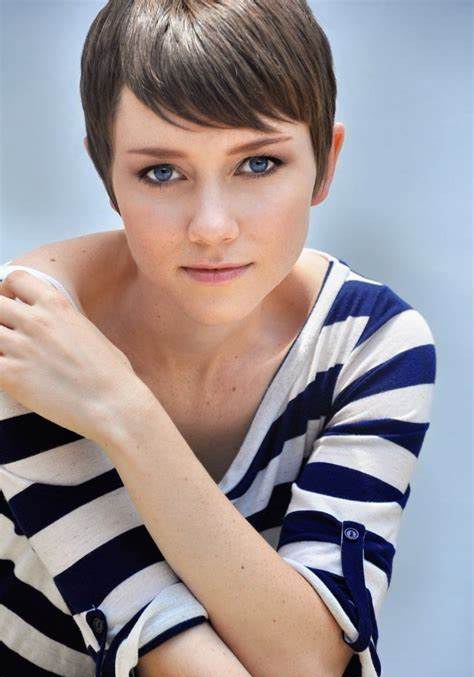 瓦莱瑞·卡瑞 Valorie Curry