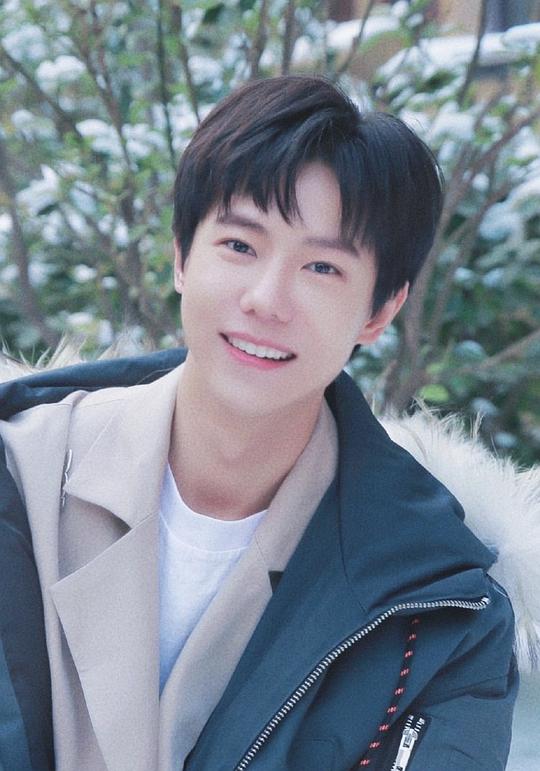 吕昀峰 Yunfeng Lü