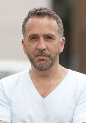 乔治·佩勒卡诺斯 George Pelecanos