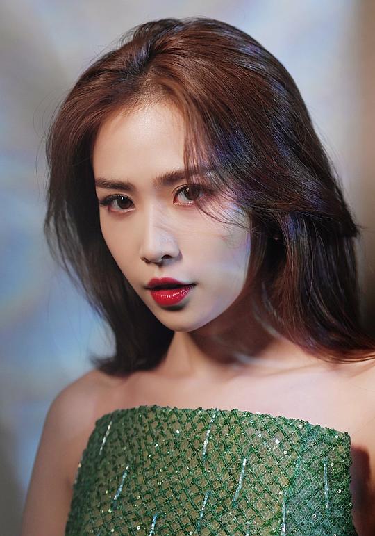 刘美彤 Meitong Liu