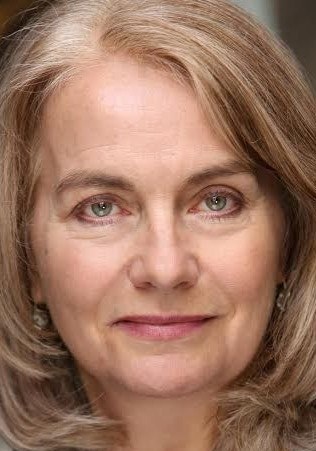 朱丽亚·圣约翰 Julia St. John