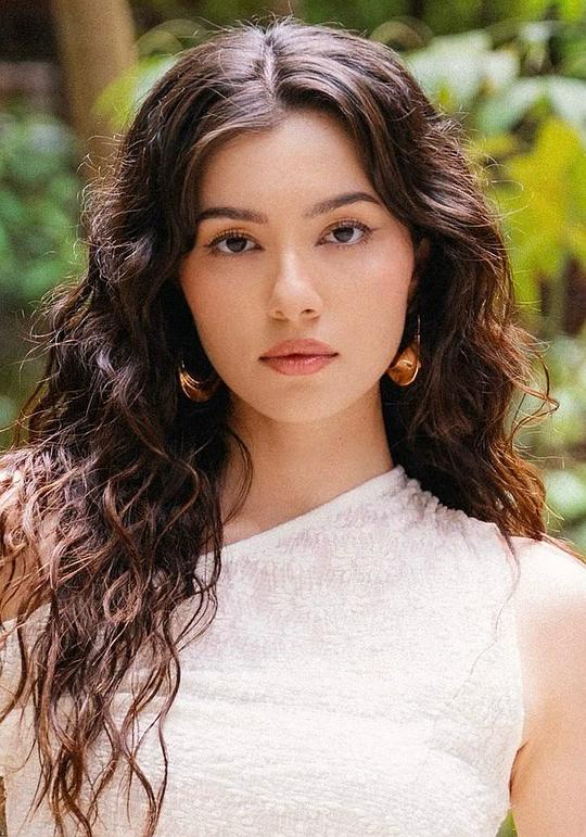 Amelia Henderson Amelia Henderson