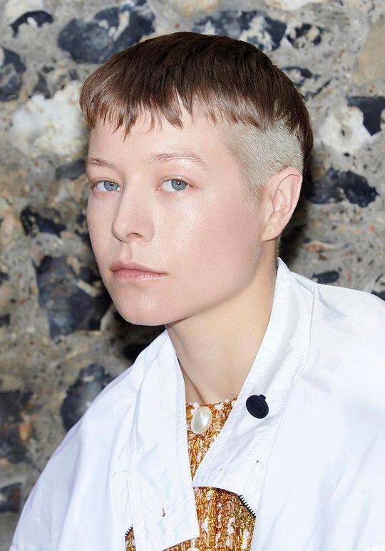 艾玛·达西 Emma D'Arcy