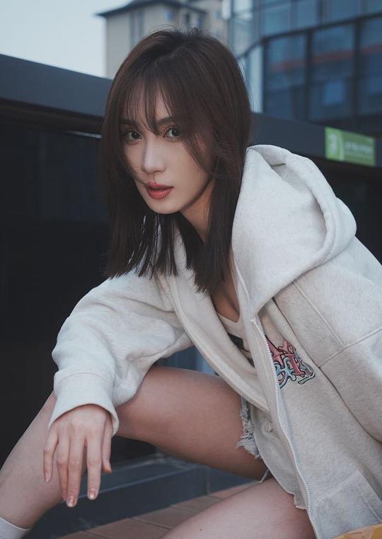 闫佳颖 Jiaying Yan