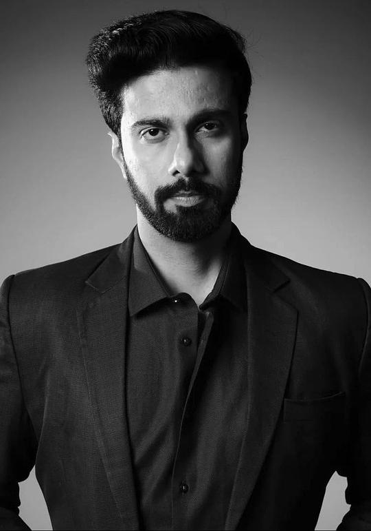卡兰·塔库尔 Karan Thakur
