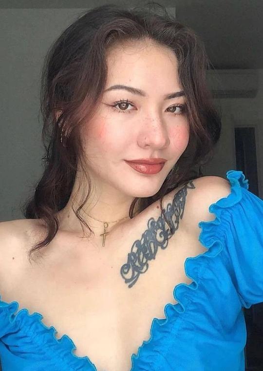 Naomi Roestel Naomi Roestel