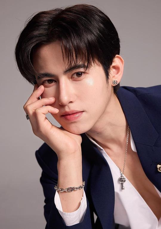 帕西特·本朋沙瓦 Patsit Permpoonsavat