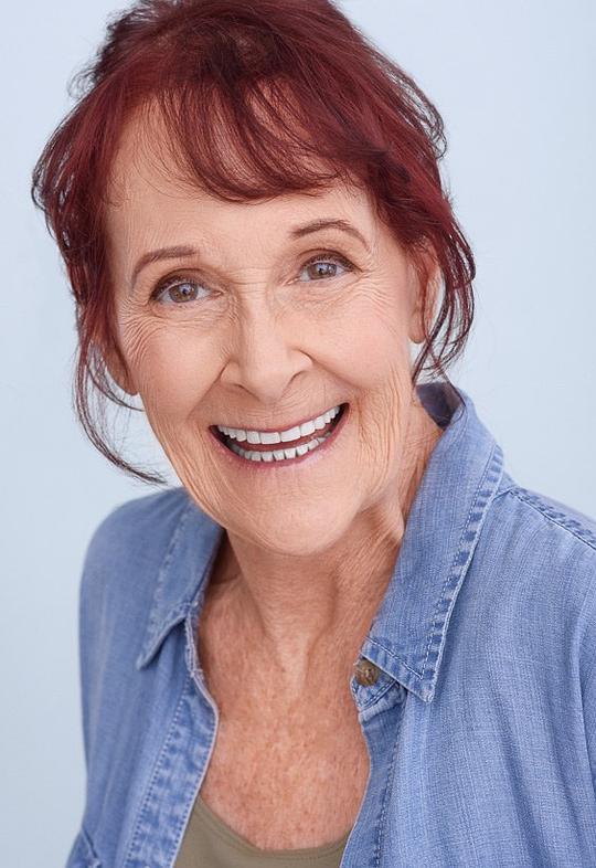 艾维·琼斯 Ivy Jones
