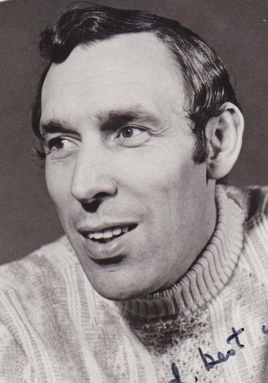 朱利安·奥查德 Julian Orchard